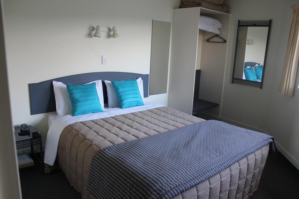 Baycourt Lakefront 4*