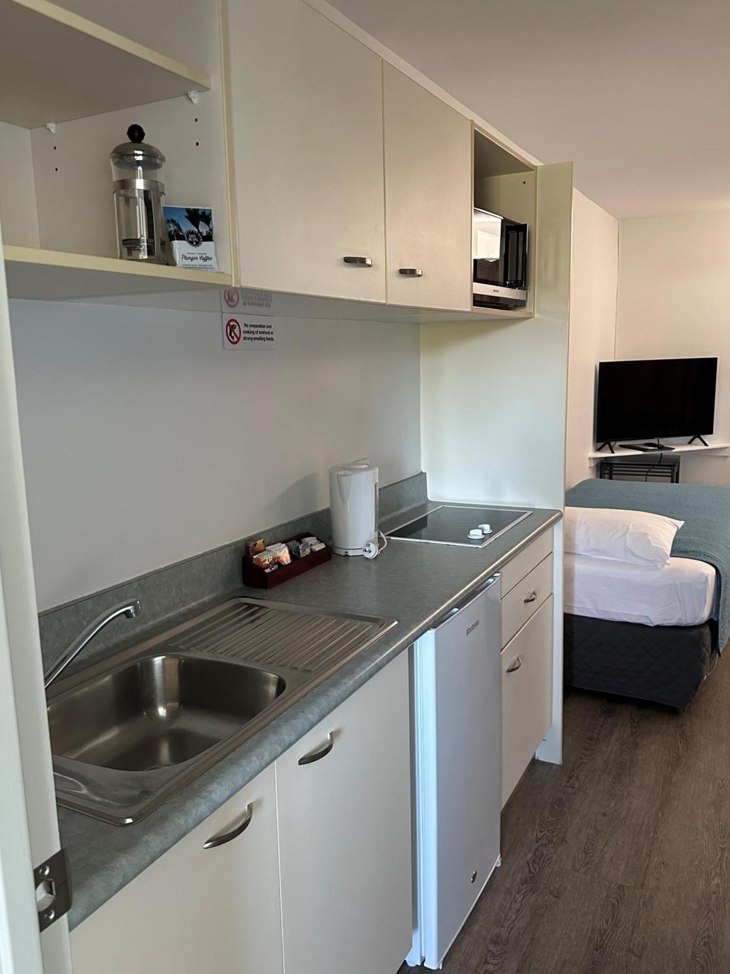 Baycourt Lakefront Motel Taupo
